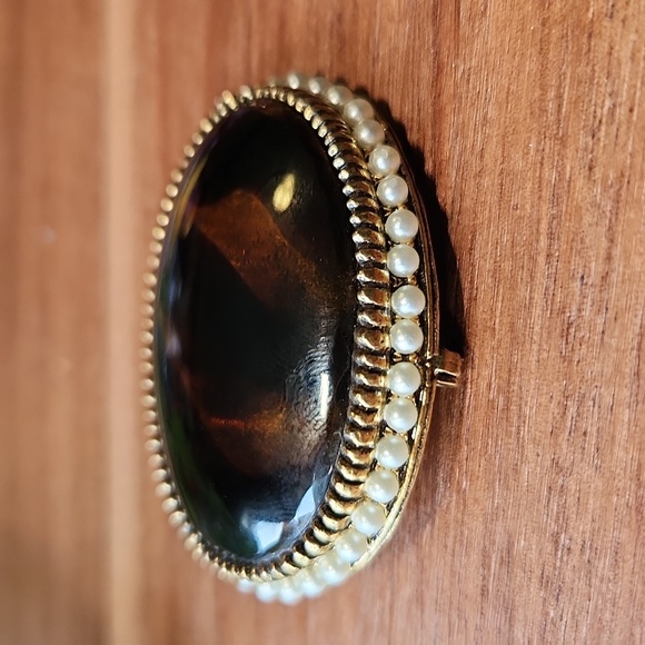 Turtle shell glass brooch - Picture 3 of 4